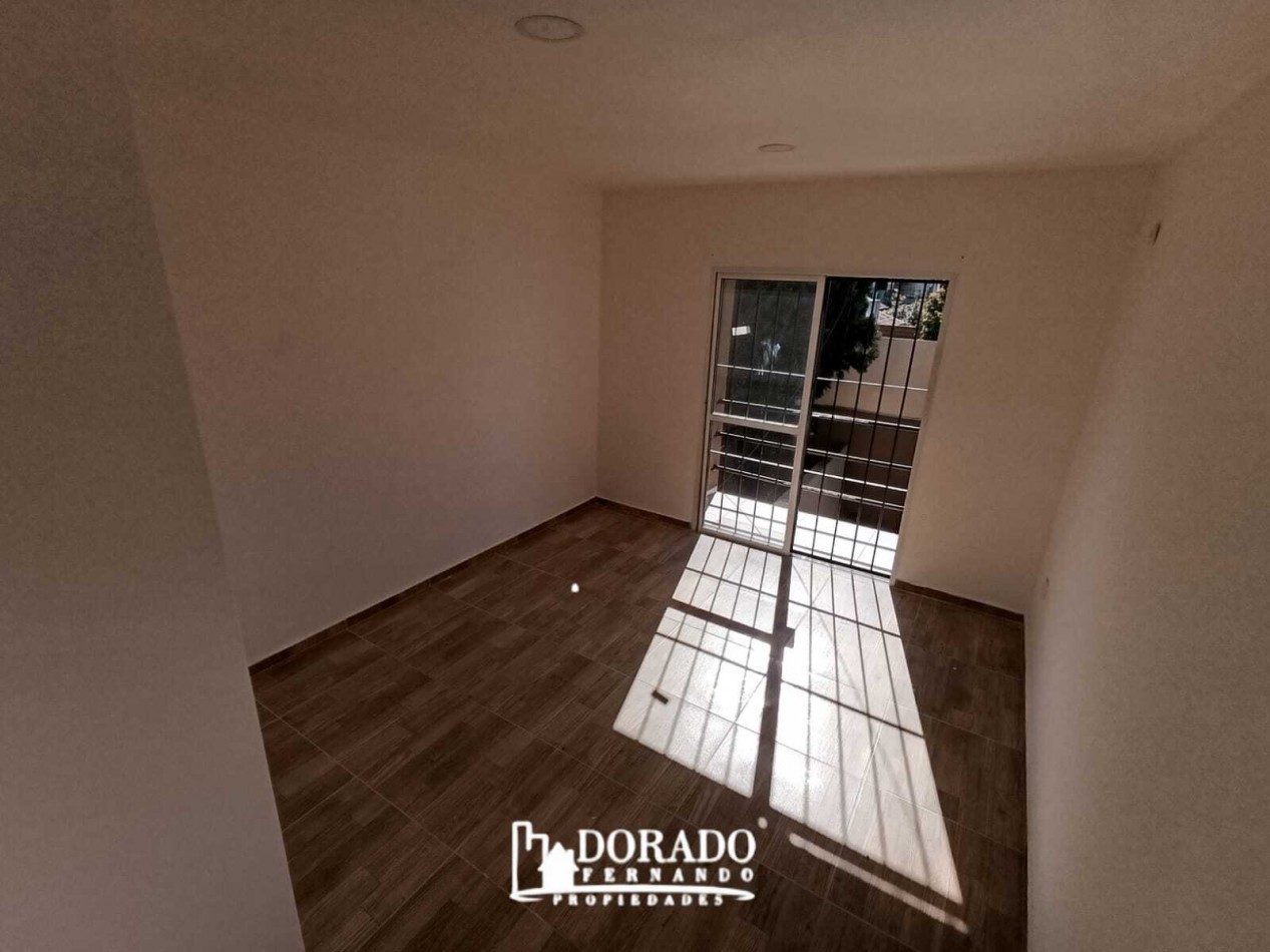 3 AMBIENTES 1o PISO CON BALCON