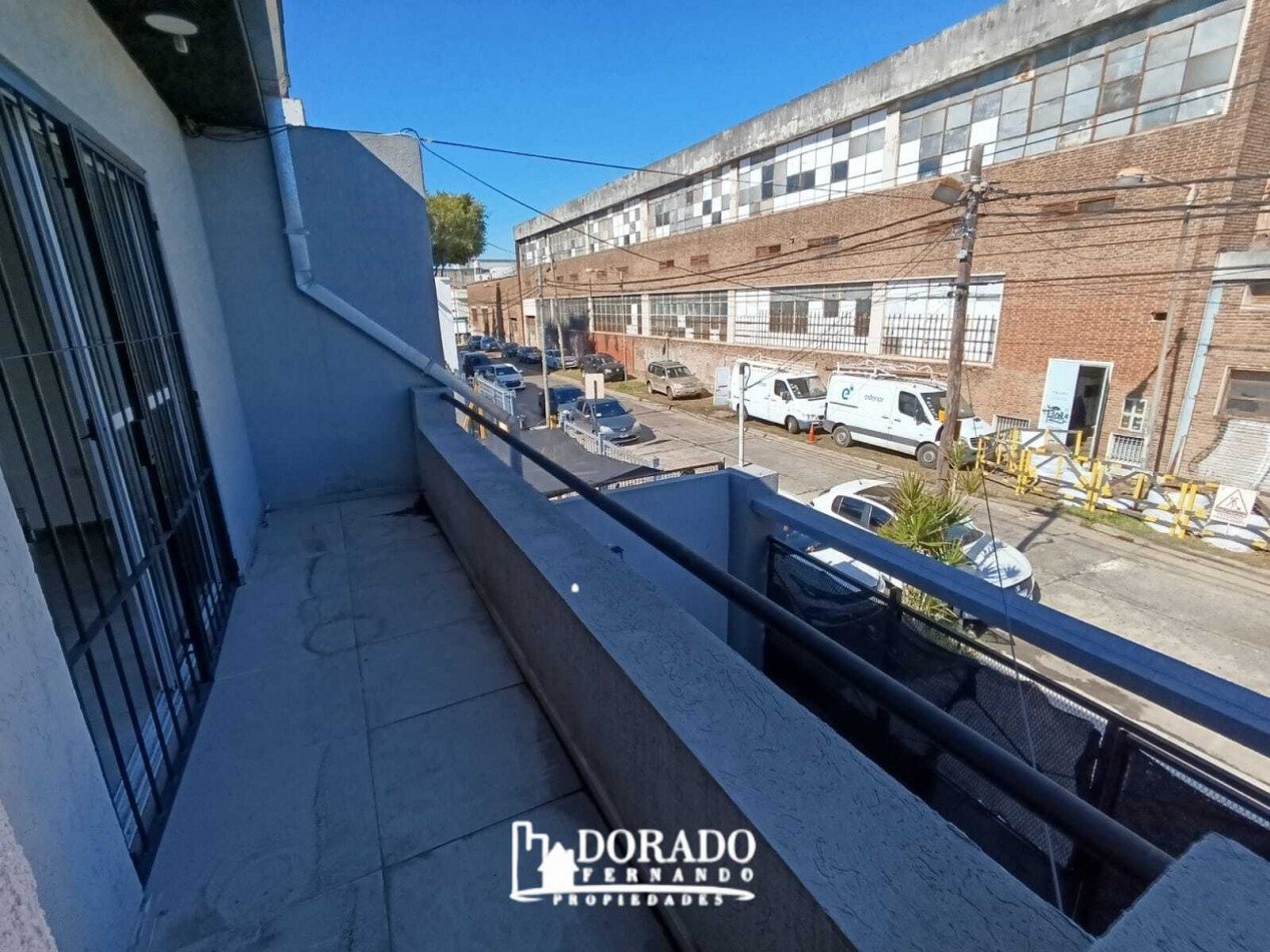 3 AMBIENTES 1o PISO CON BALCON