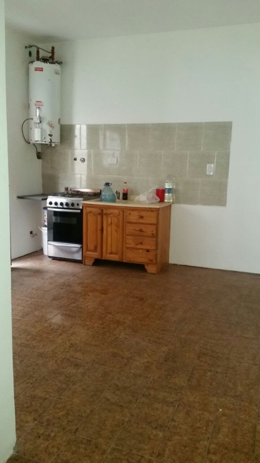 2 DEPARTAMENTOS DE 2 AMBIENTES CADA UNO - SE VENDEN JUNTOS 