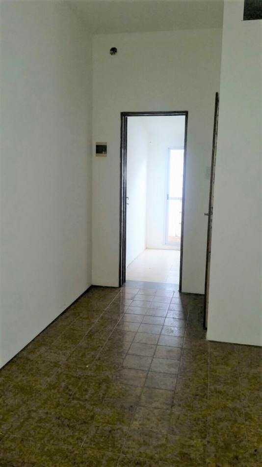 2 DEPARTAMENTOS DE 2 AMBIENTES CADA UNO - SE VENDEN JUNTOS 