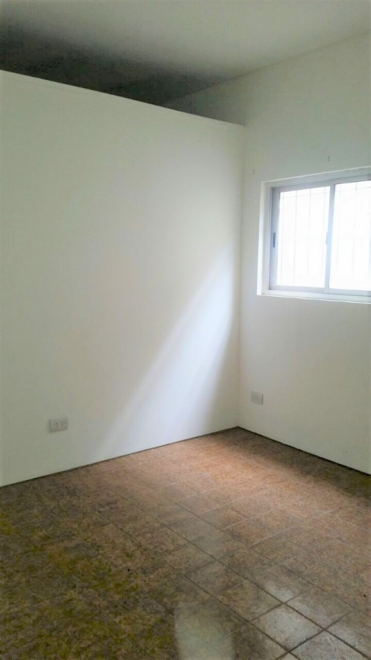 2 DEPARTAMENTOS DE 2 AMBIENTES CADA UNO - SE VENDEN JUNTOS 