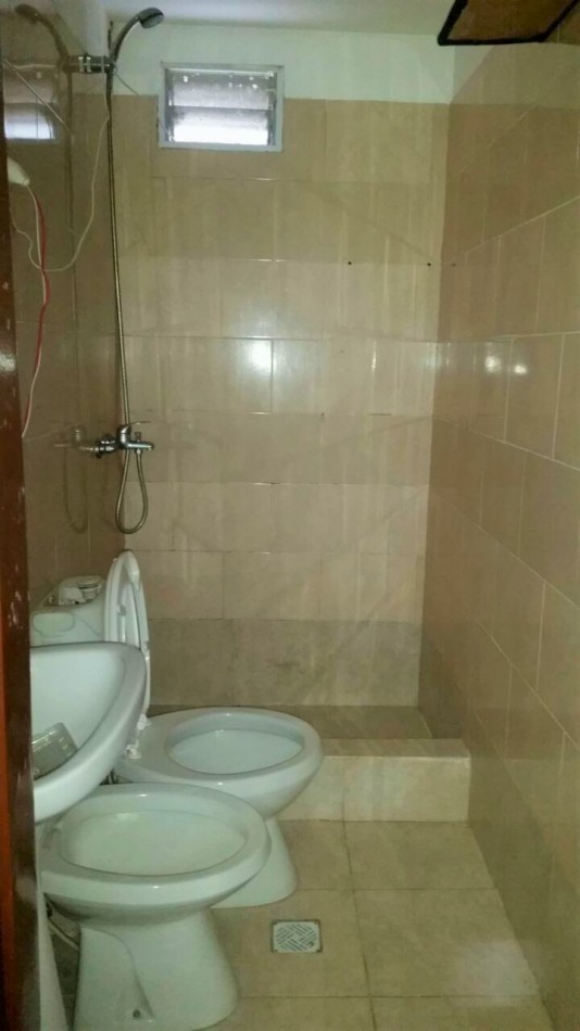 2 DEPARTAMENTOS DE 2 AMBIENTES CADA UNO - SE VENDEN JUNTOS 