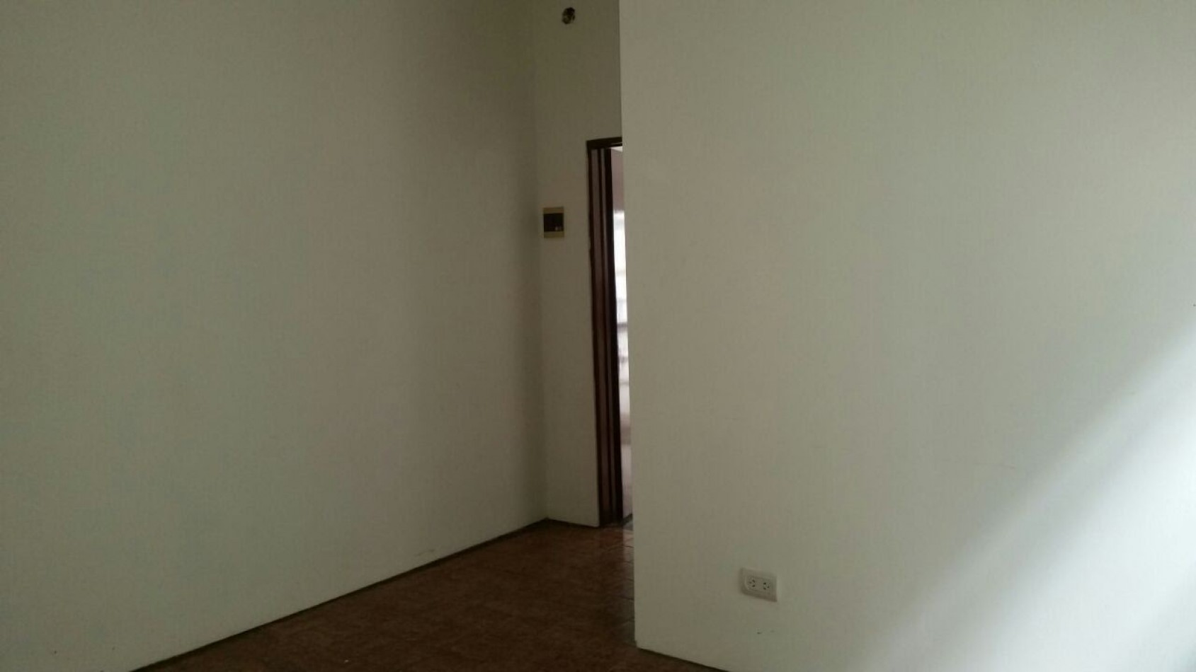 2 DEPARTAMENTOS DE 2 AMBIENTES CADA UNO - SE VENDEN JUNTOS 