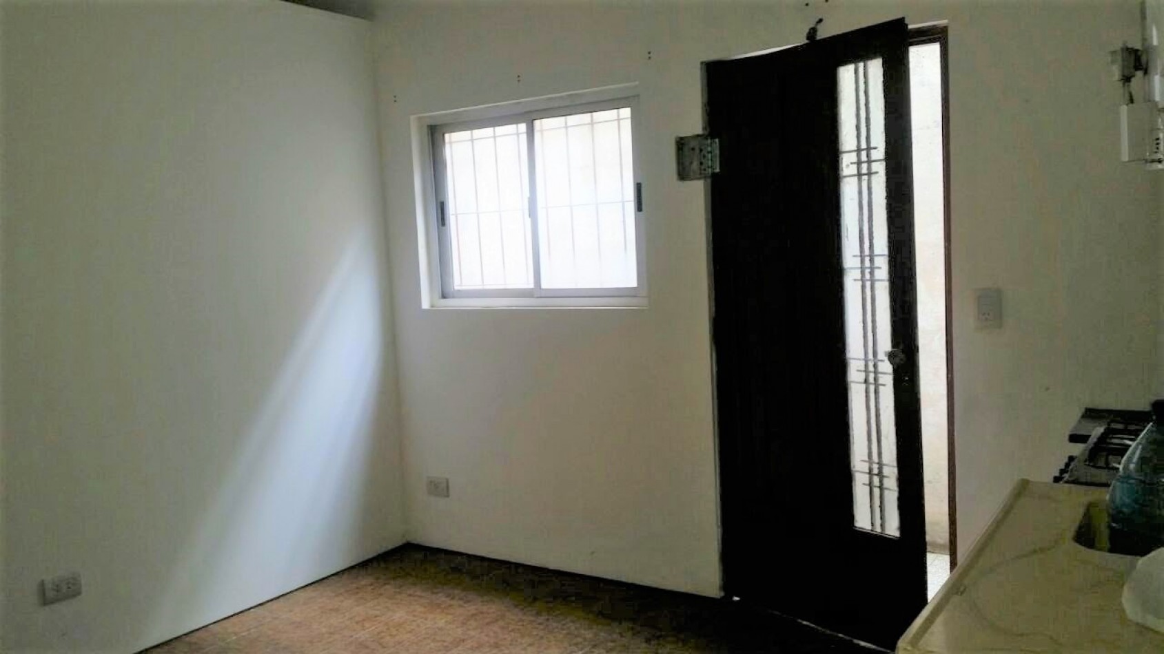 2 DEPARTAMENTOS DE 2 AMBIENTES CADA UNO - SE VENDEN JUNTOS 