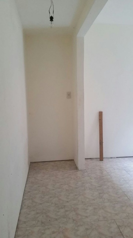 2 DEPARTAMENTOS DE 2 AMBIENTES CADA UNO - SE VENDEN JUNTOS 