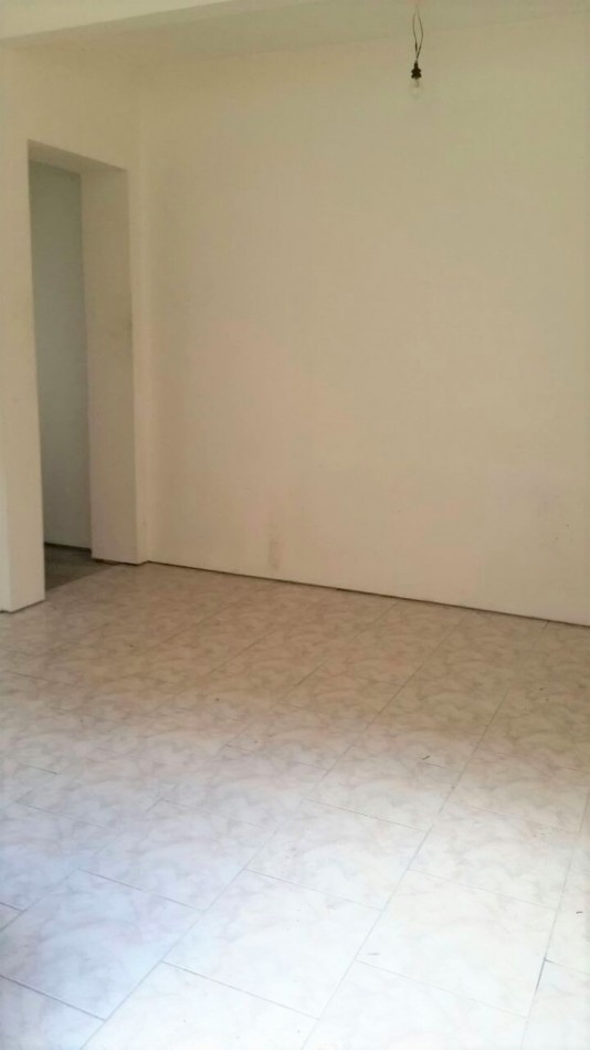 2 DEPARTAMENTOS DE 2 AMBIENTES CADA UNO - SE VENDEN JUNTOS 
