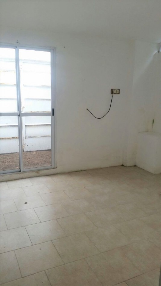 2 DEPARTAMENTOS DE 2 AMBIENTES CADA UNO - SE VENDEN JUNTOS 