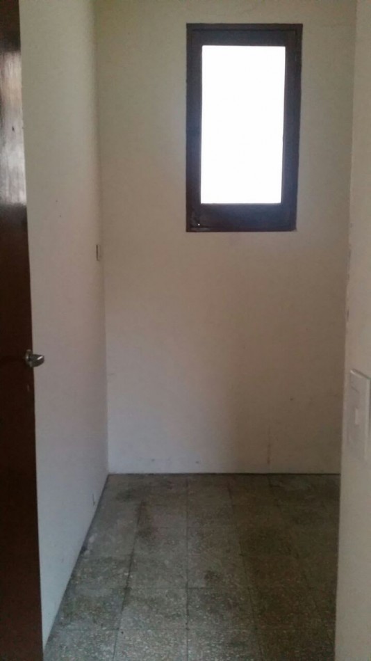 2 DEPARTAMENTOS DE 2 AMBIENTES CADA UNO - SE VENDEN JUNTOS 