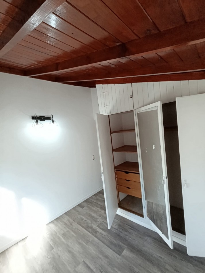 CASA CON PILETA Y PARQUE 