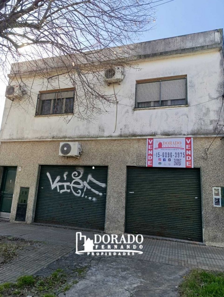 4 AMBIENTES + 2 LOCALES + FONDO LIBRE CON LOZA DE 60 MTS