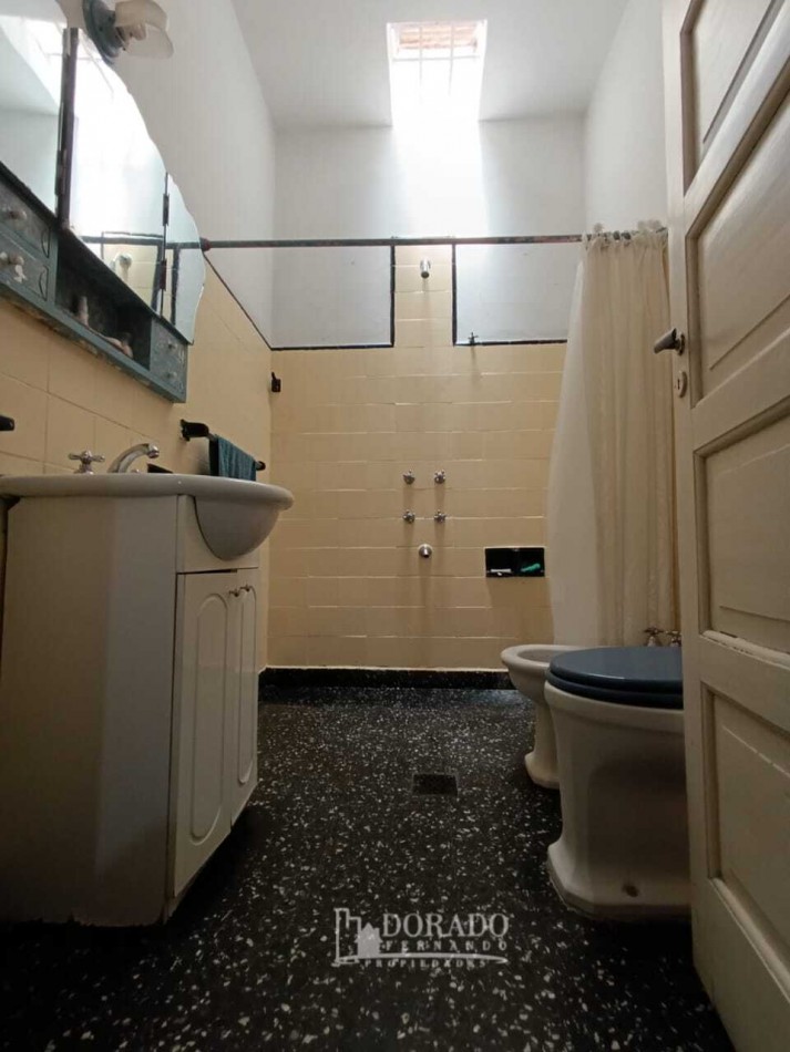 CASA SOBRE AVENIDA LOTE 8.66 X 43