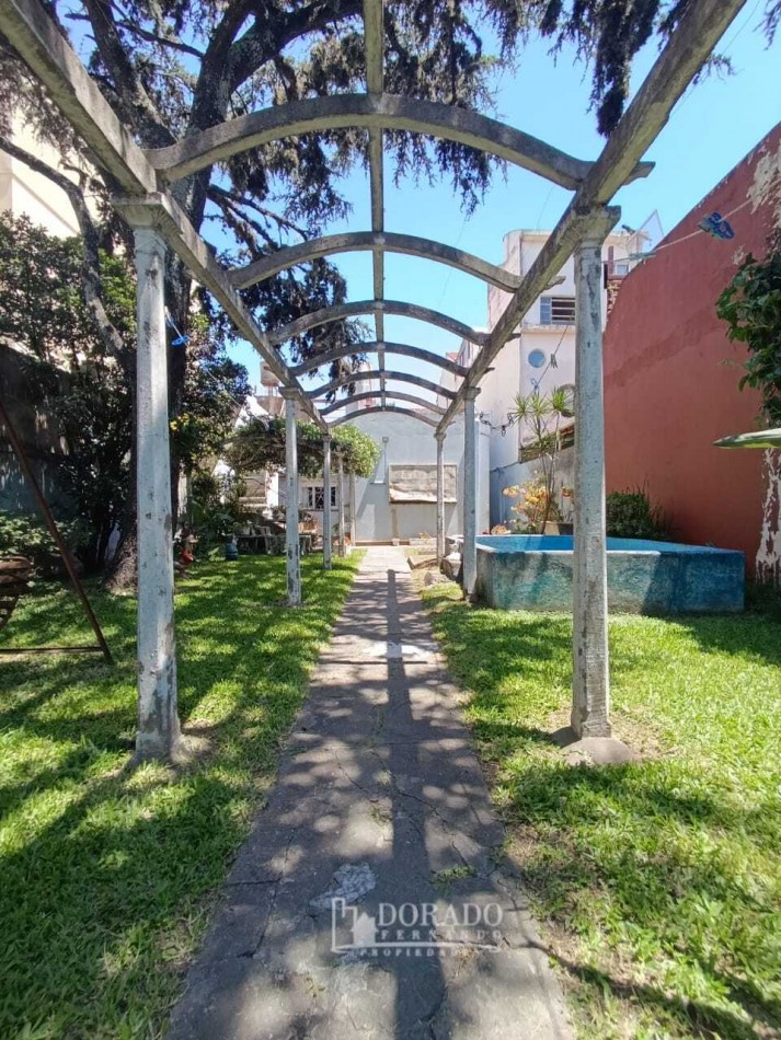 CASA SOBRE AVENIDA LOTE 8.66 X 43