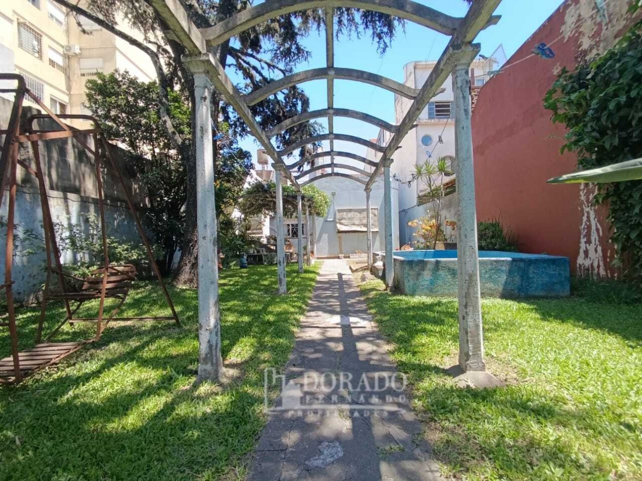 CASA SOBRE AVENIDA LOTE 8.66 X 43