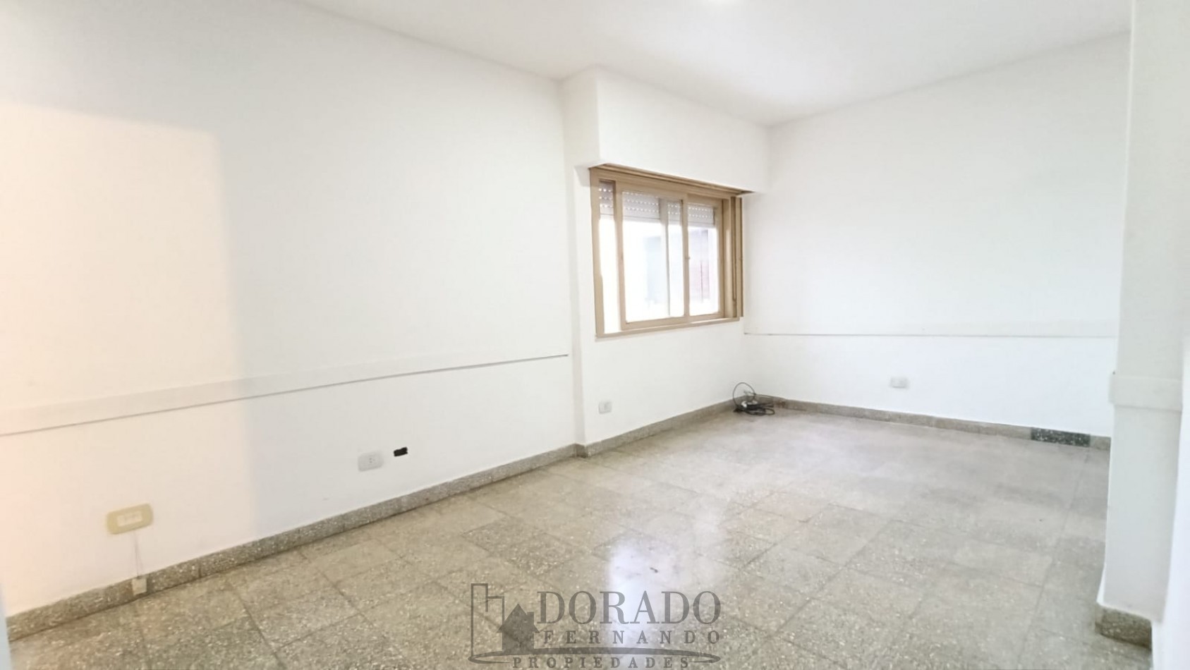 2 AMBIENTES - FRENTE PLAZA SAN MARTIN