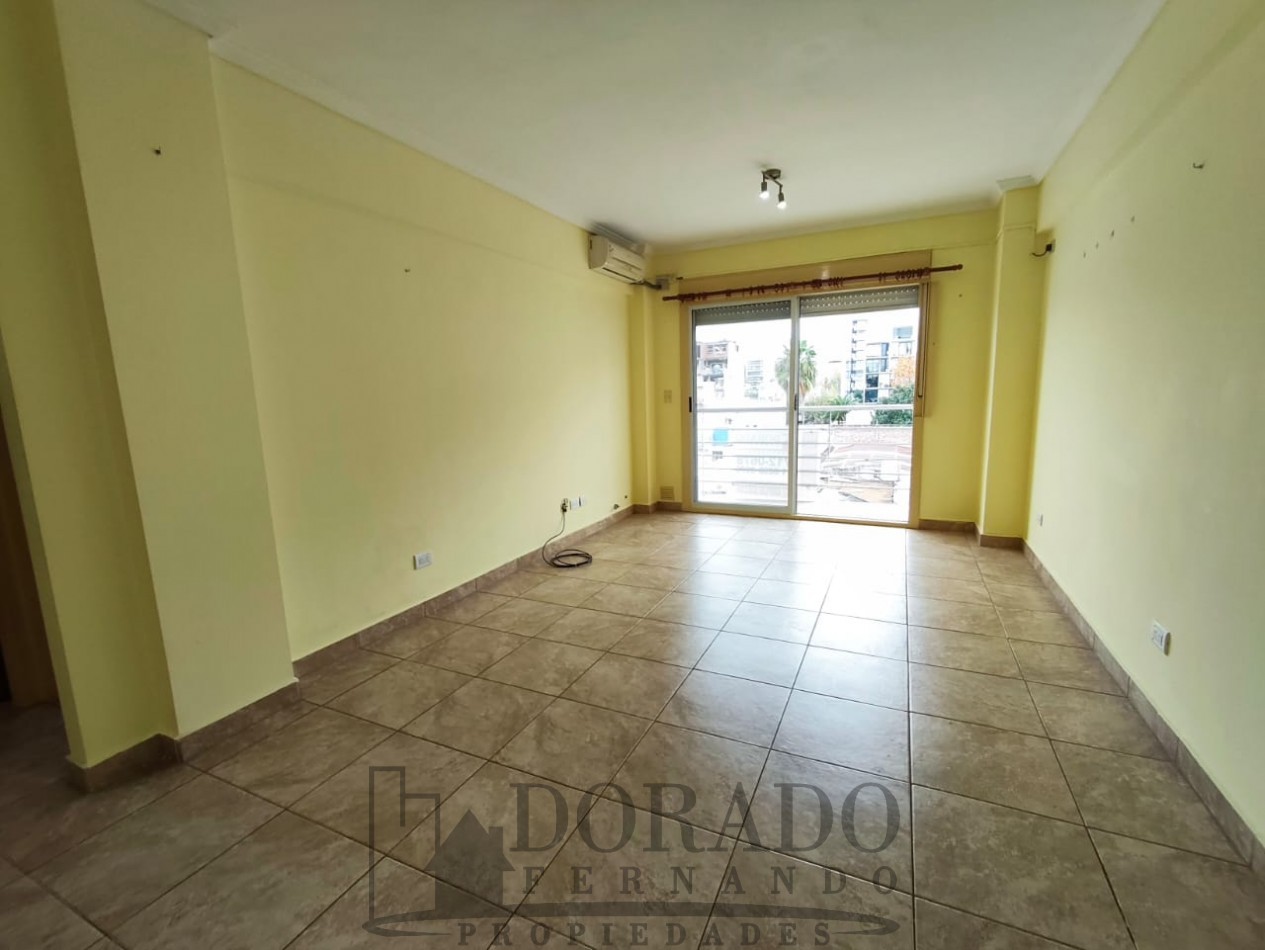 2 AMBIENTES AL FRENTE - AMPLIO DE VERDAD LUMINOSO Y CON BALCON CORRIDO